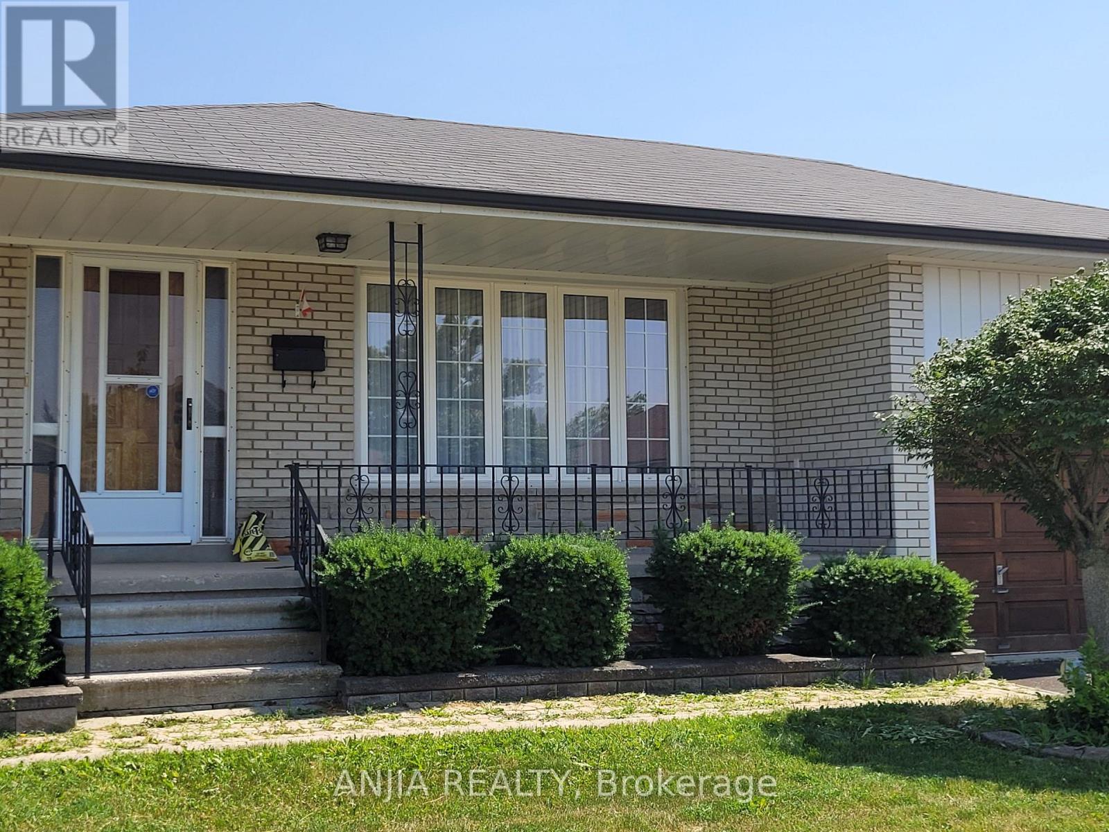 Basement - 1299 Shamir Crescent, Mississauga, Ontario  L5C 1L2 - Photo 2 - W13582432