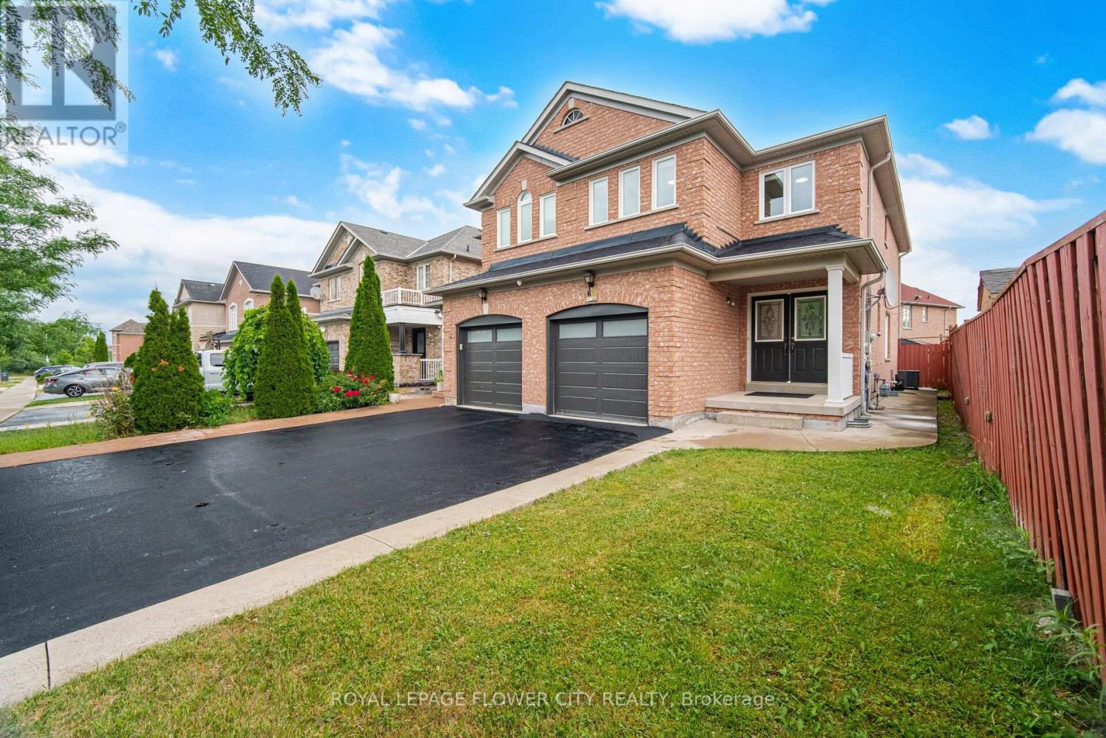 25 Skylar Circle, Brampton, Ontario L6P 0Z4 - Photo 2 - W13582456