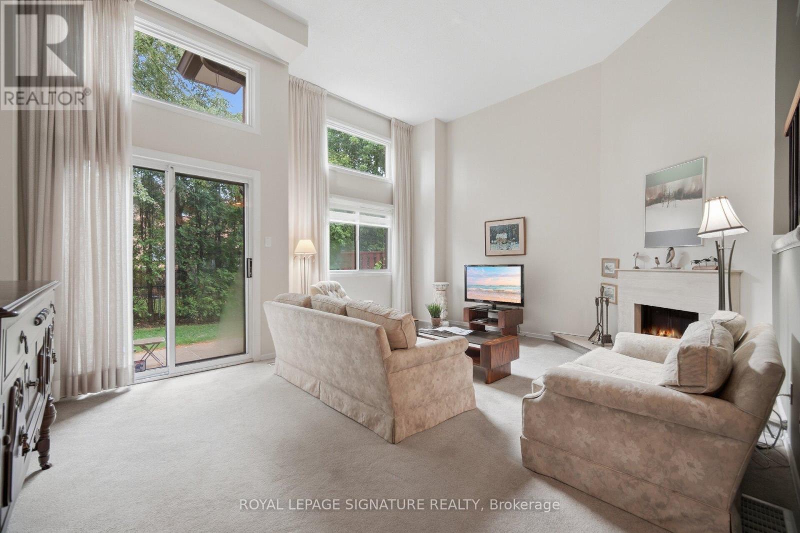 42 - 4230 FIELDGATE DRIVE, Mississauga (Rathwood)