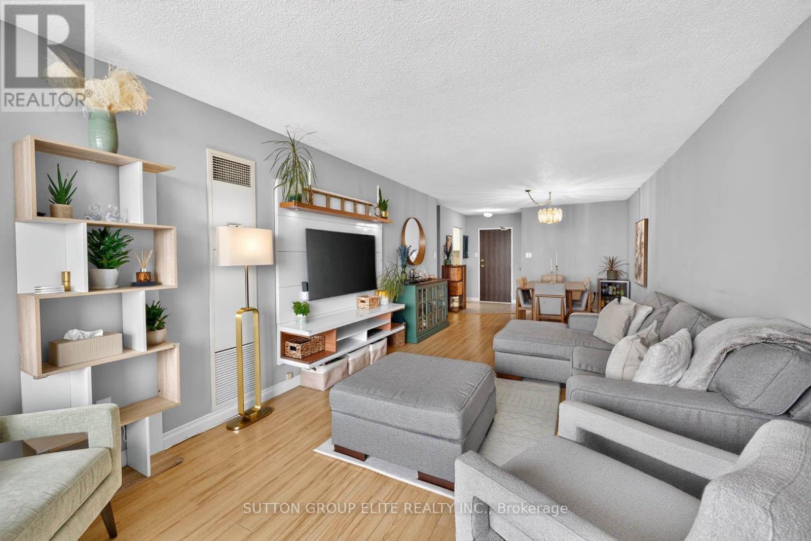 2010 - 820 Burnhamthorpe Road, Toronto, Ontario  M9C 4W2 - Photo 8 - W13582480