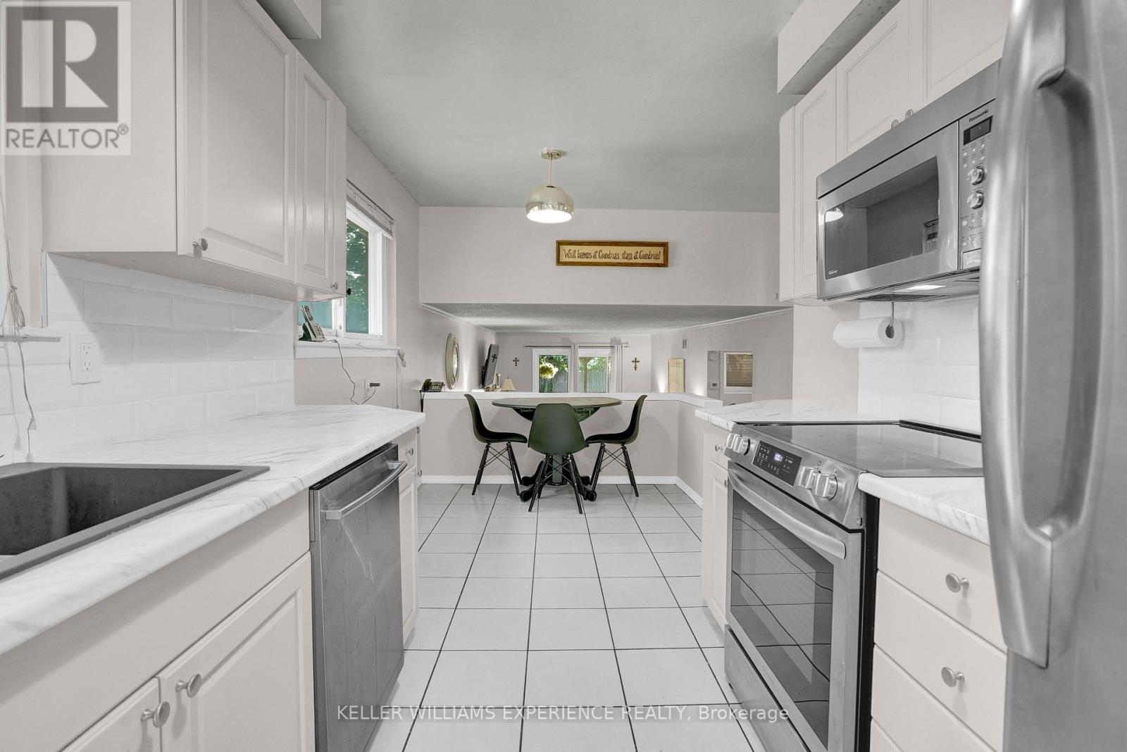 9 Palace Street, Caledon, Ontario  L7K 0A2 - Photo 10 - W13582522