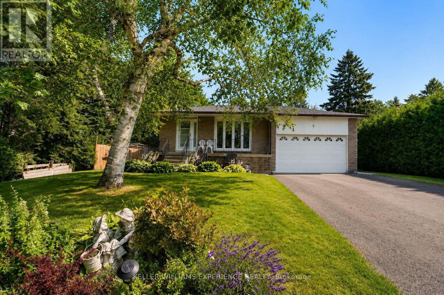 9 Palace Street, Caledon, Ontario  L7K 0A2 - Photo 2 - W13582522