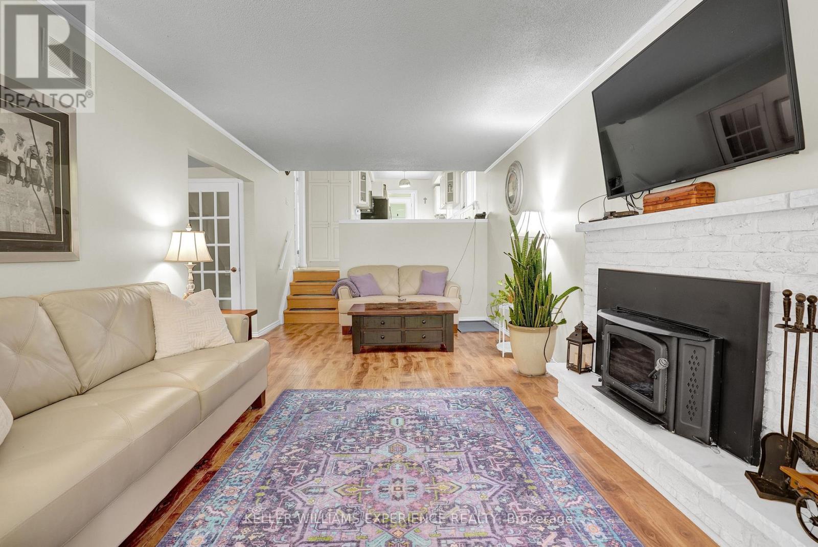 9 Palace Street, Caledon, Ontario  L7K 0A2 - Photo 4 - W13582522