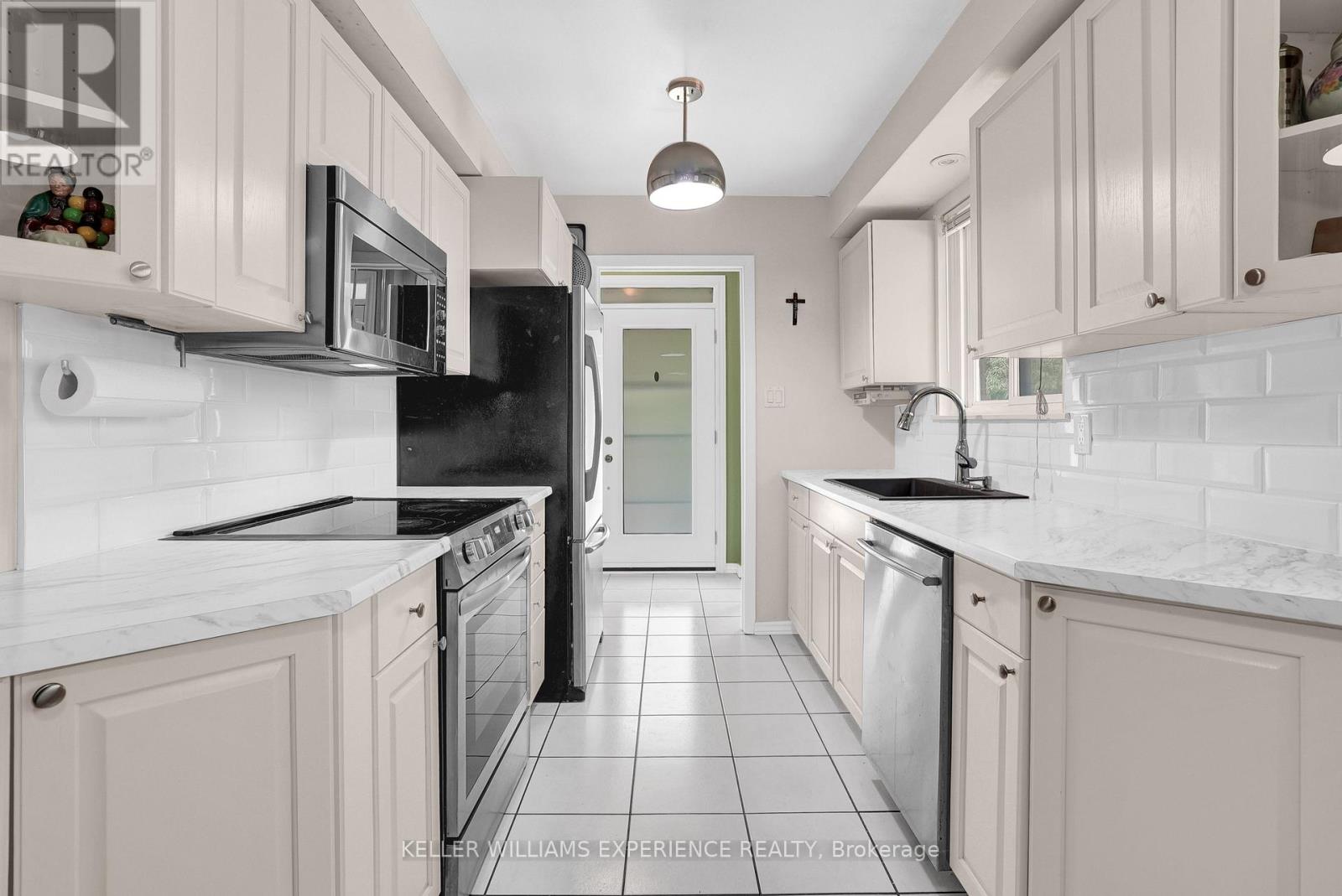 9 Palace Street, Caledon, Ontario  L7K 0A2 - Photo 9 - W13582522