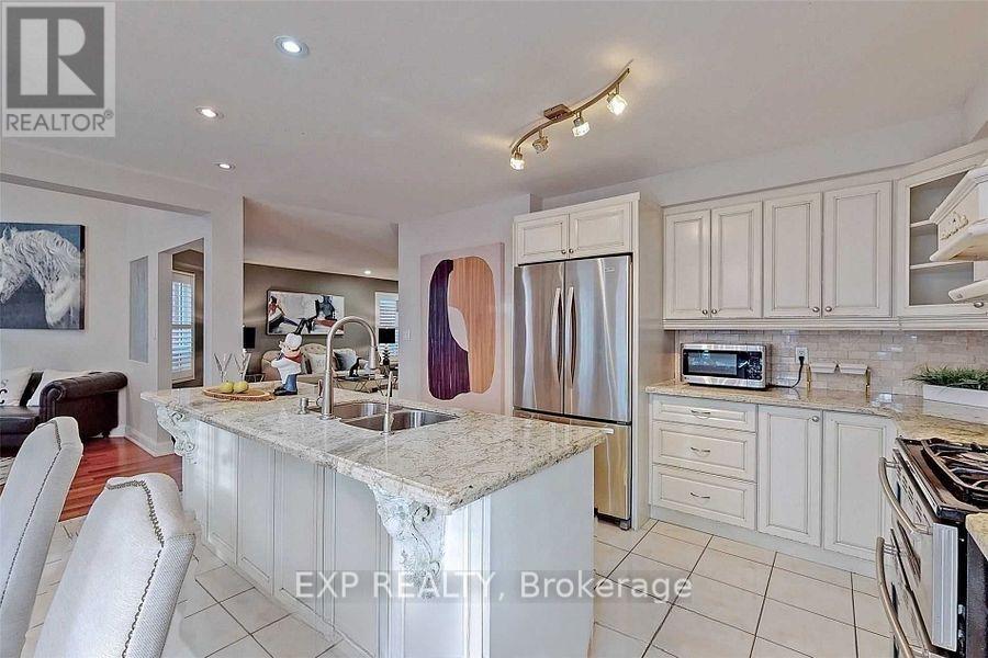 218 St Joan Of Arc Avenue, Vaughan, Ontario  L6A 3C1 - Photo 6 - N13581578