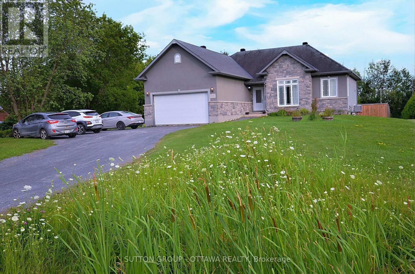 <h3>$799,900</h3><p>588 Russell Road, Clarence-Rockland, Ontario</p>