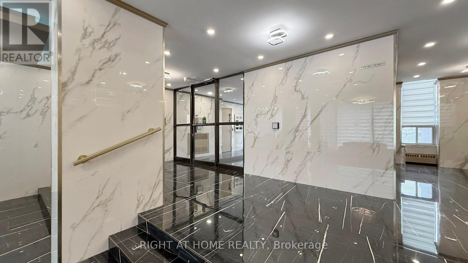 511 - 10 Sunny Glenway, Toronto, Ontario  M3C 2Z3 - Photo 4 - C13582566