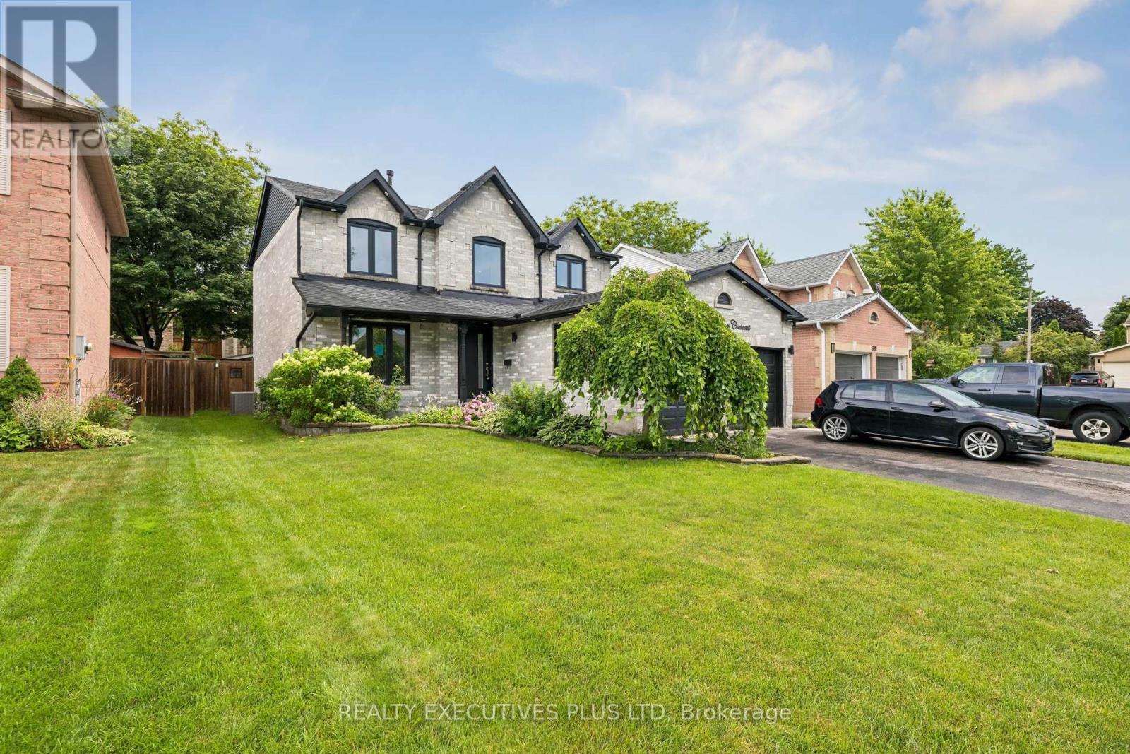 693 Barnes Crescent, Oshawa, Ontario  L1J 8K2 - Photo 2 - E13579782