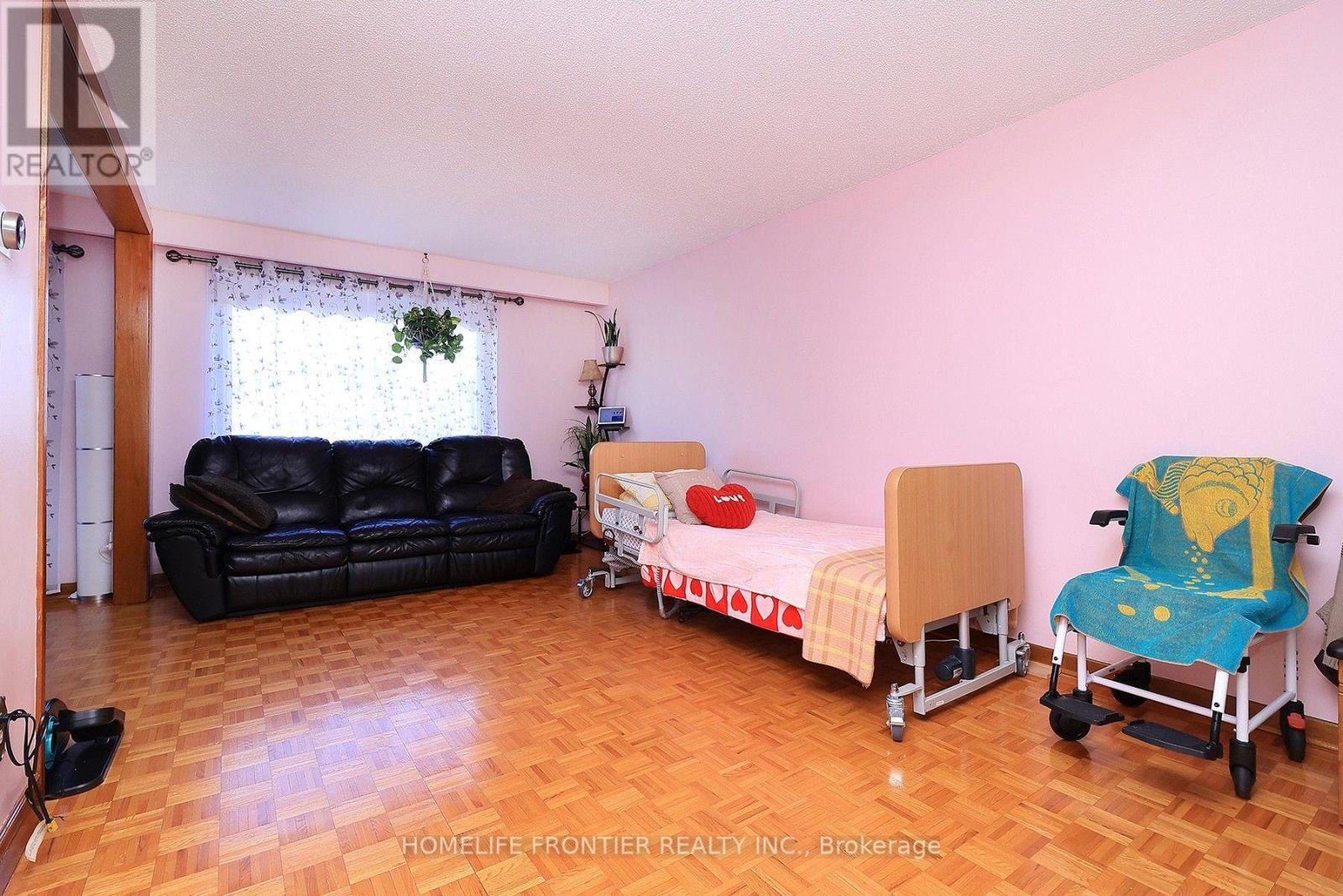 239 Beta Street, Toronto, Ontario  M8W 4H7 - Photo 3 - W13582588