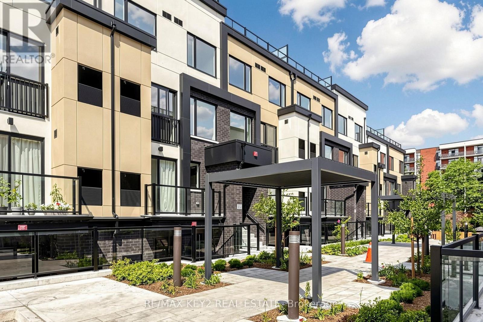 213 - 1670 VICTORIA PARK AVENUE, Toronto (Victoria Village)