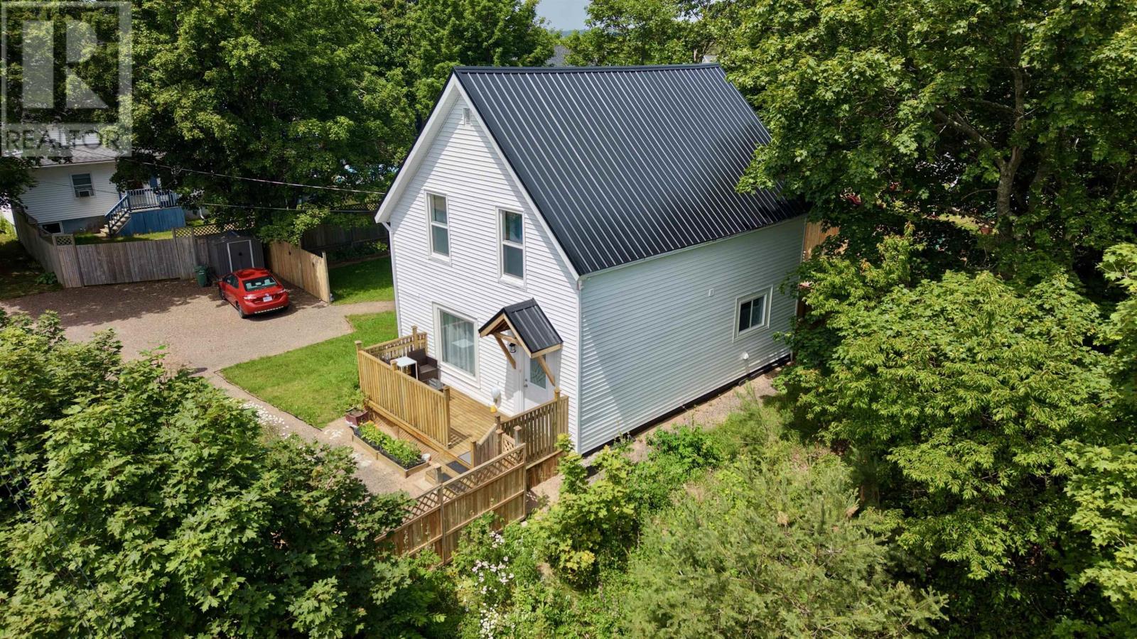 21 Prince Street, Parrsboro, Nova Scotia  B0M 1S0 - Photo 2 - 202617297