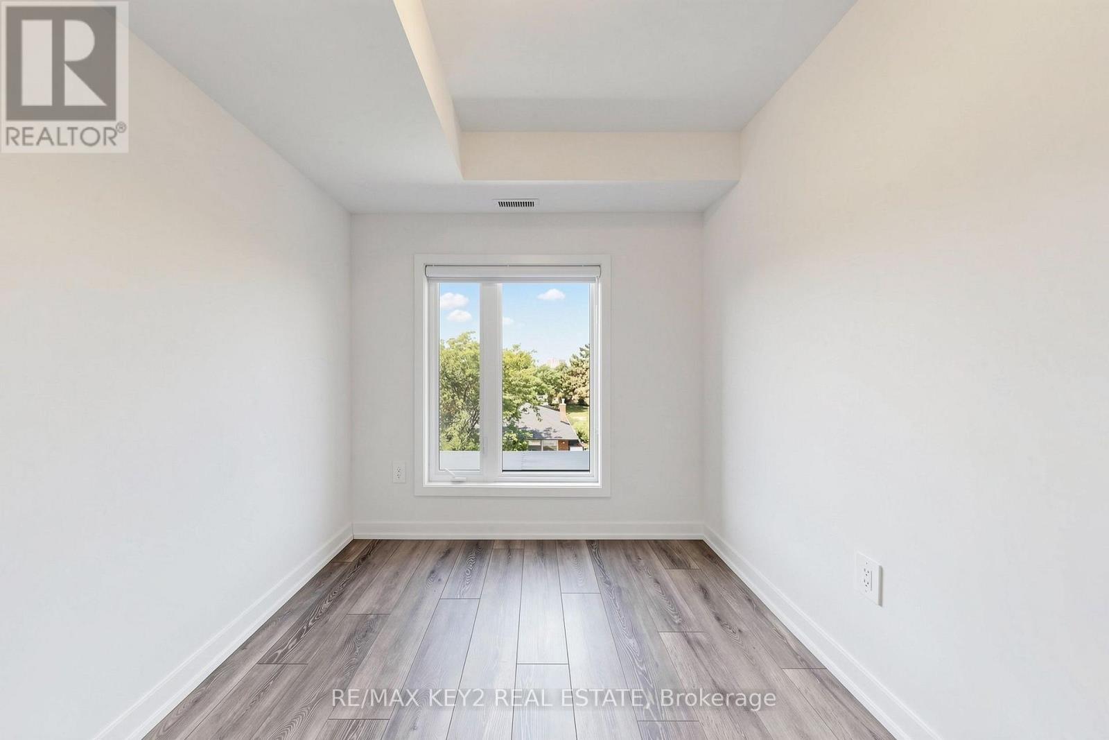 213 - 1670 VICTORIA PARK AVENUE