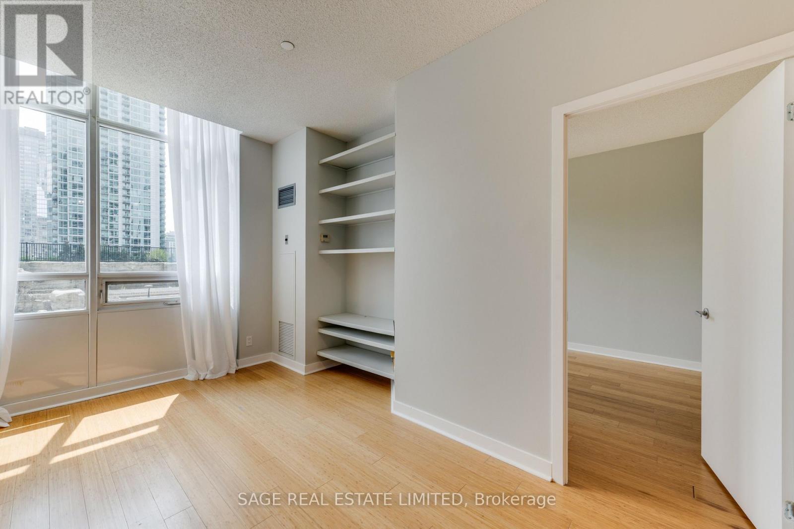 208 - 373 Front Street W, Toronto, Ontario M5V 3R7 - Photo 12 - C13582594