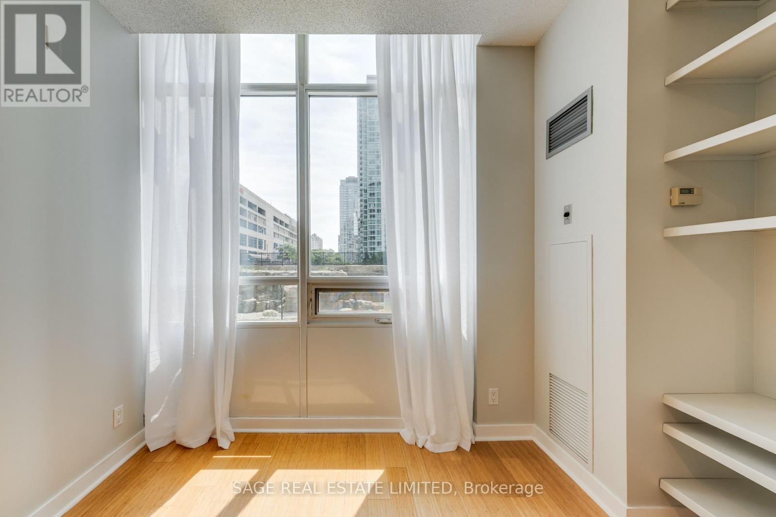 208 - 373 Front Street W, Toronto, Ontario M5V 3R7 - Photo 13 - C13582594