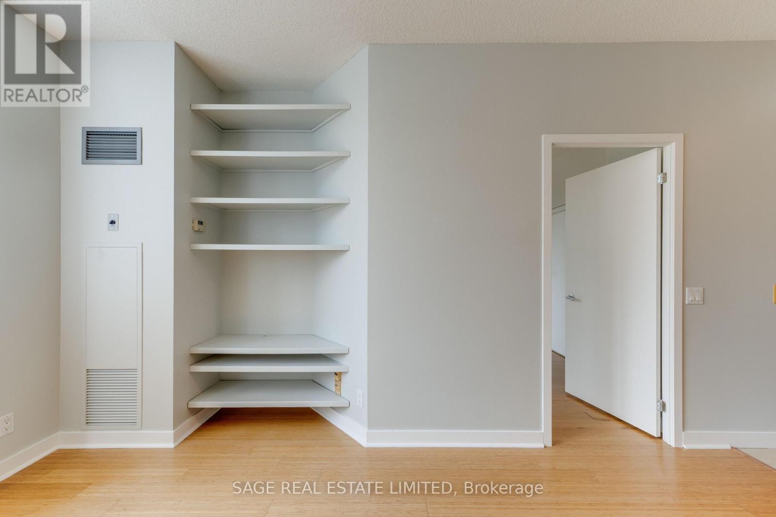 208 - 373 Front Street W, Toronto, Ontario M5V 3R7 - Photo 16 - C13582594