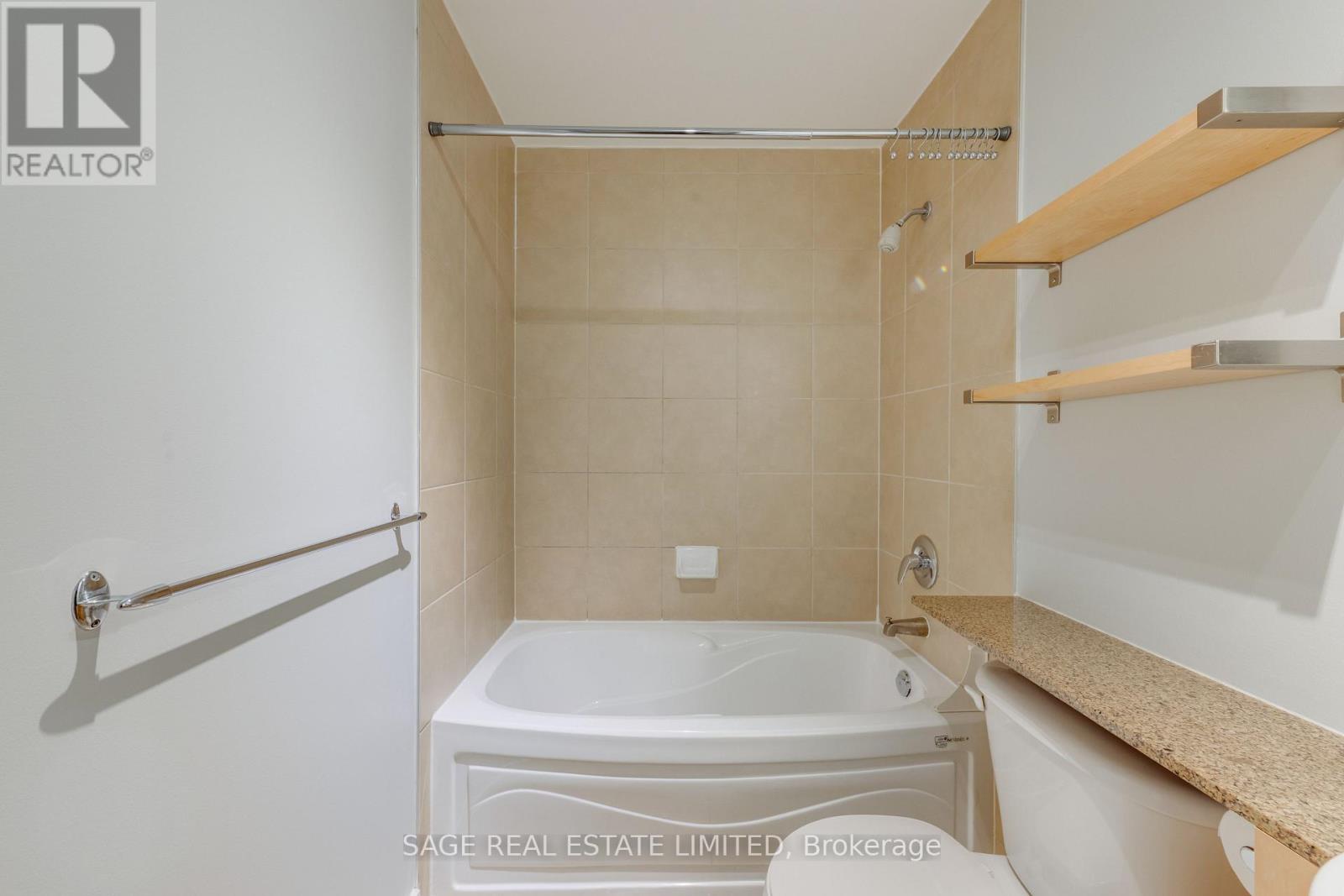 208 - 373 Front Street W, Toronto, Ontario M5V 3R7 - Photo 22 - C13582594