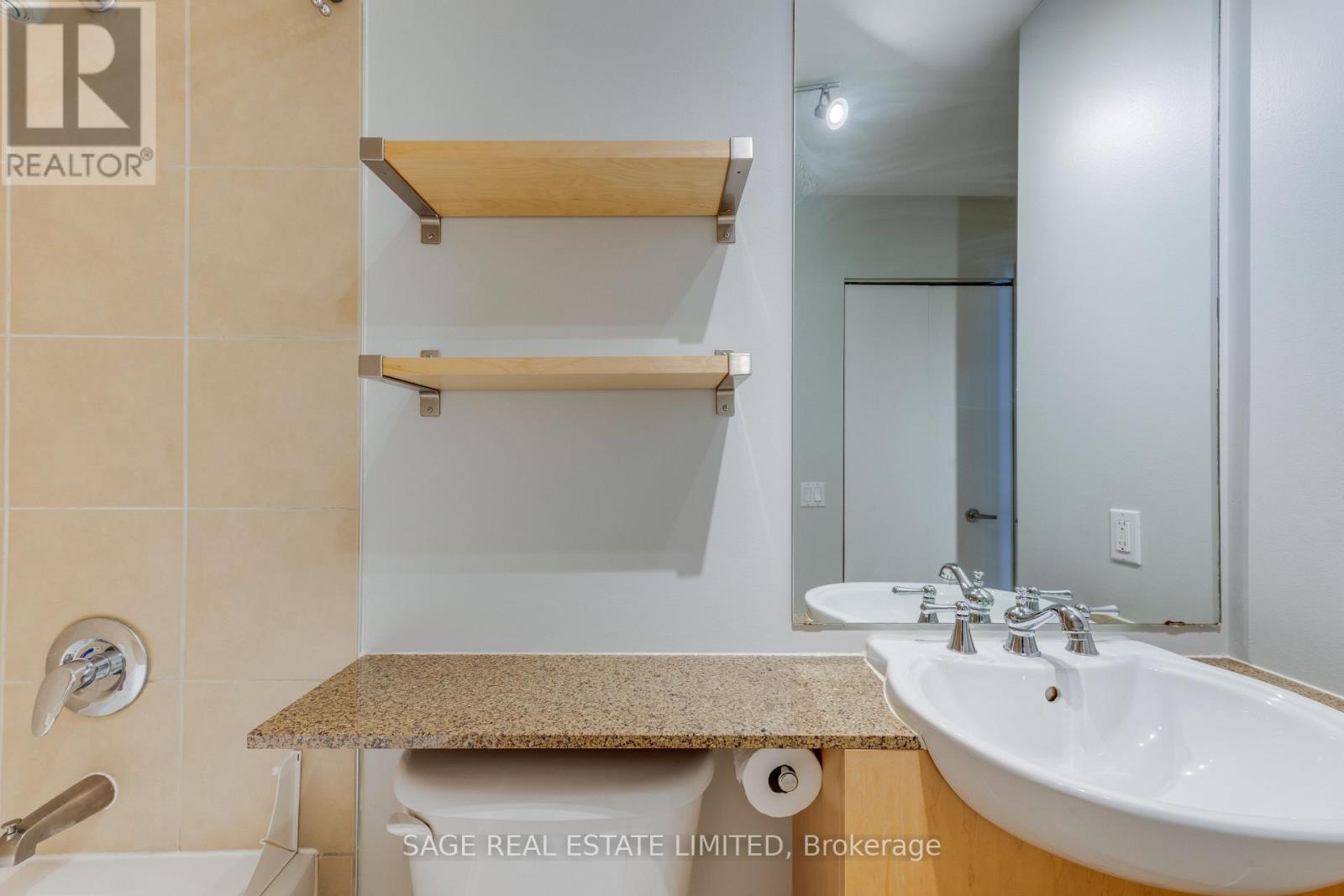 208 - 373 Front Street W, Toronto, Ontario M5V 3R7 - Photo 23 - C13582594