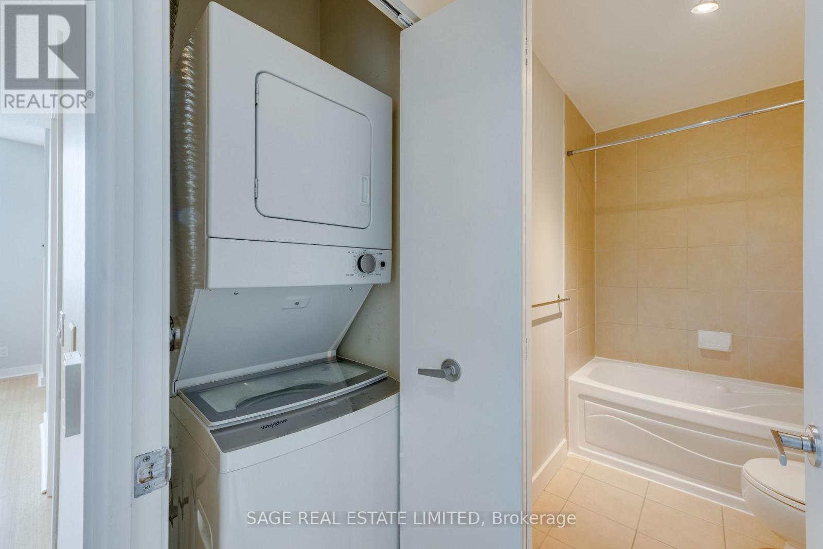 208 - 373 Front Street W, Toronto, Ontario M5V 3R7 - Photo 24 - C13582594