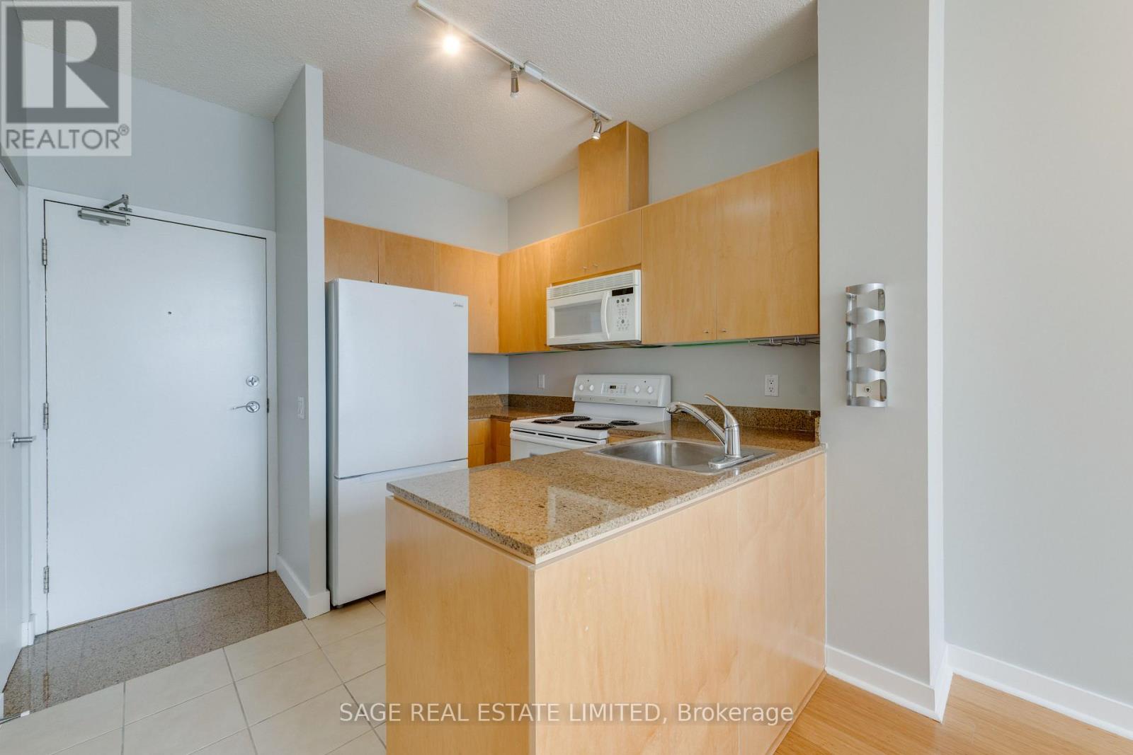 208 - 373 Front Street W, Toronto, Ontario M5V 3R7 - Photo 6 - C13582594