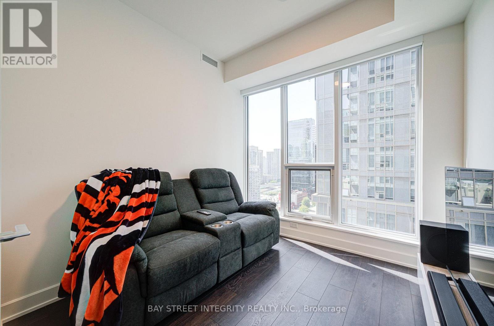 2102 - 15 Mercer Street, Toronto, Ontario M5V 0T8 - Photo 10 - C13582662