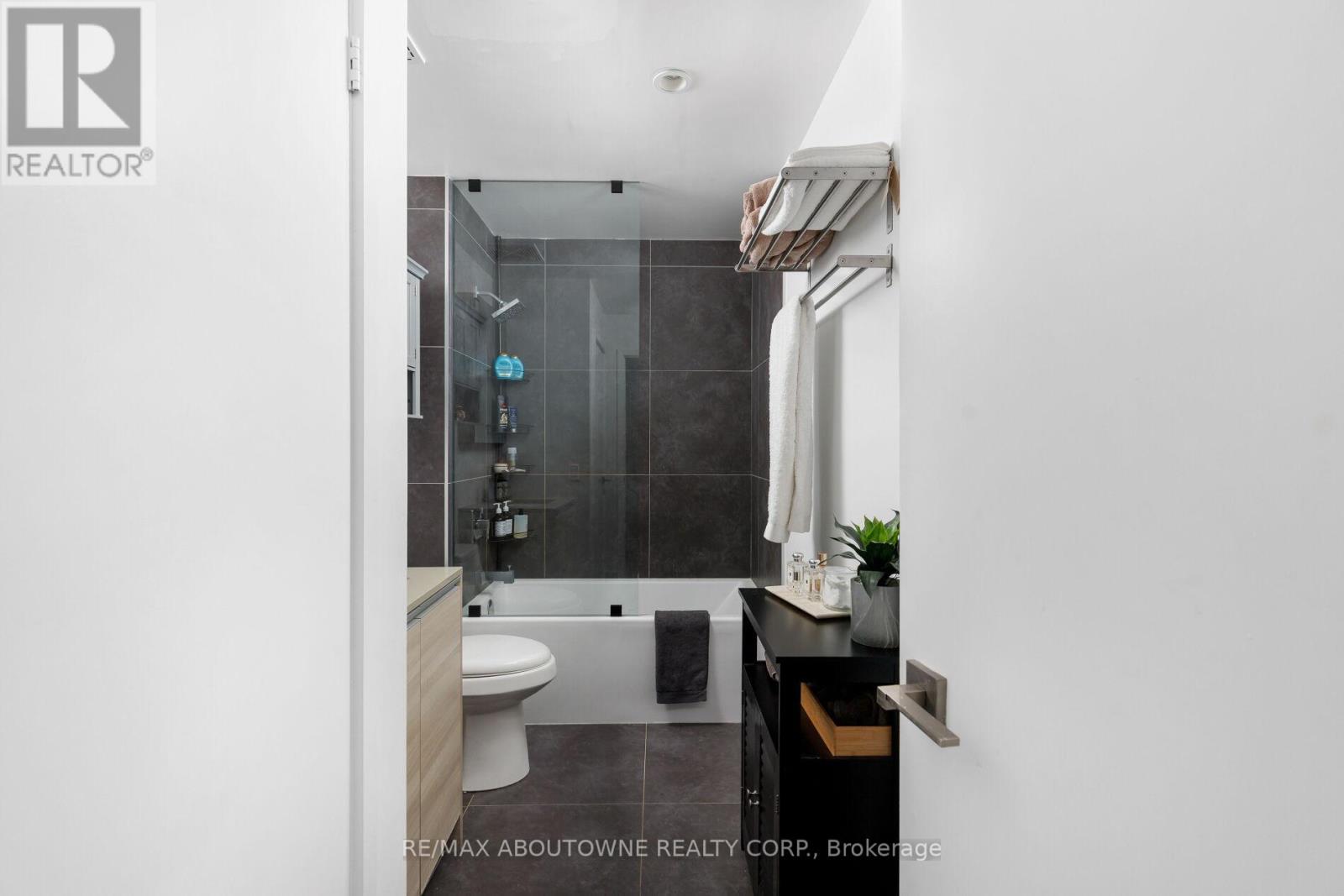 1804 - 20 Minowan Miikan Lane, Toronto, Ontario  M6J 0E5 - Photo 24 - C13582716