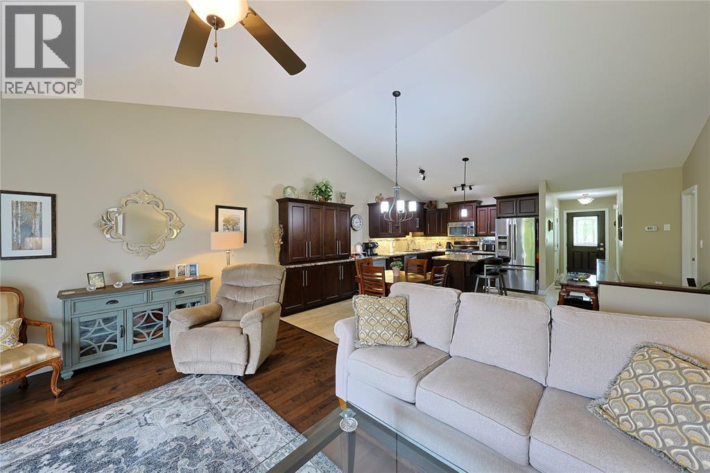 248 Bentley Court, Sarnia, Ontario  N7S 0E1 - Photo 11 - 26017358