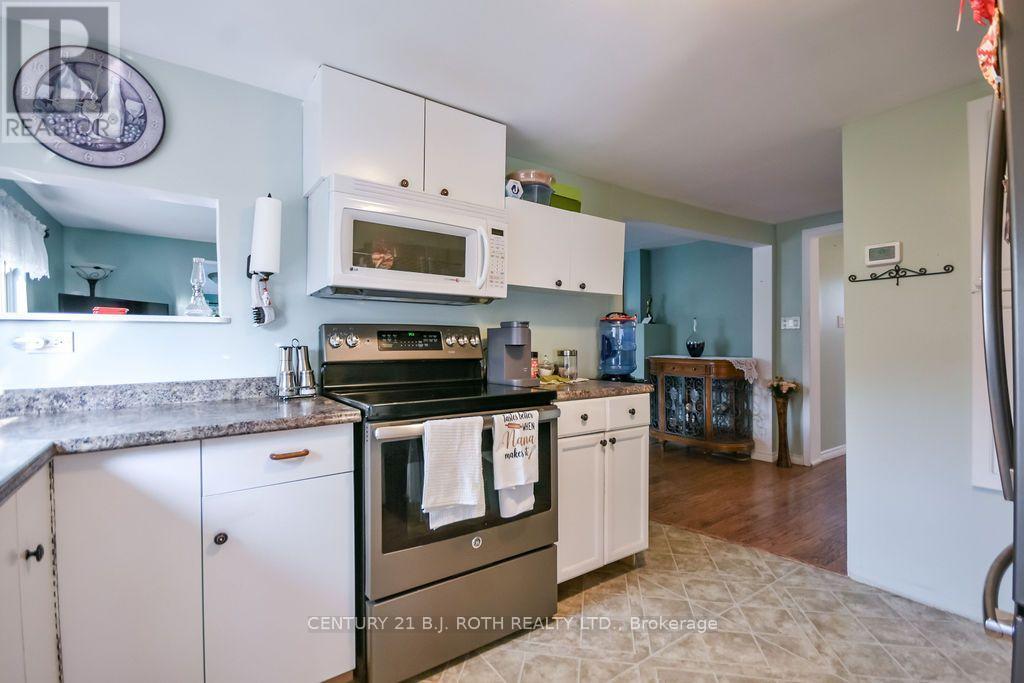 412 Couchiching Point Road, Orillia, Ontario  L3V 6P6 - Photo 11 - S13582694