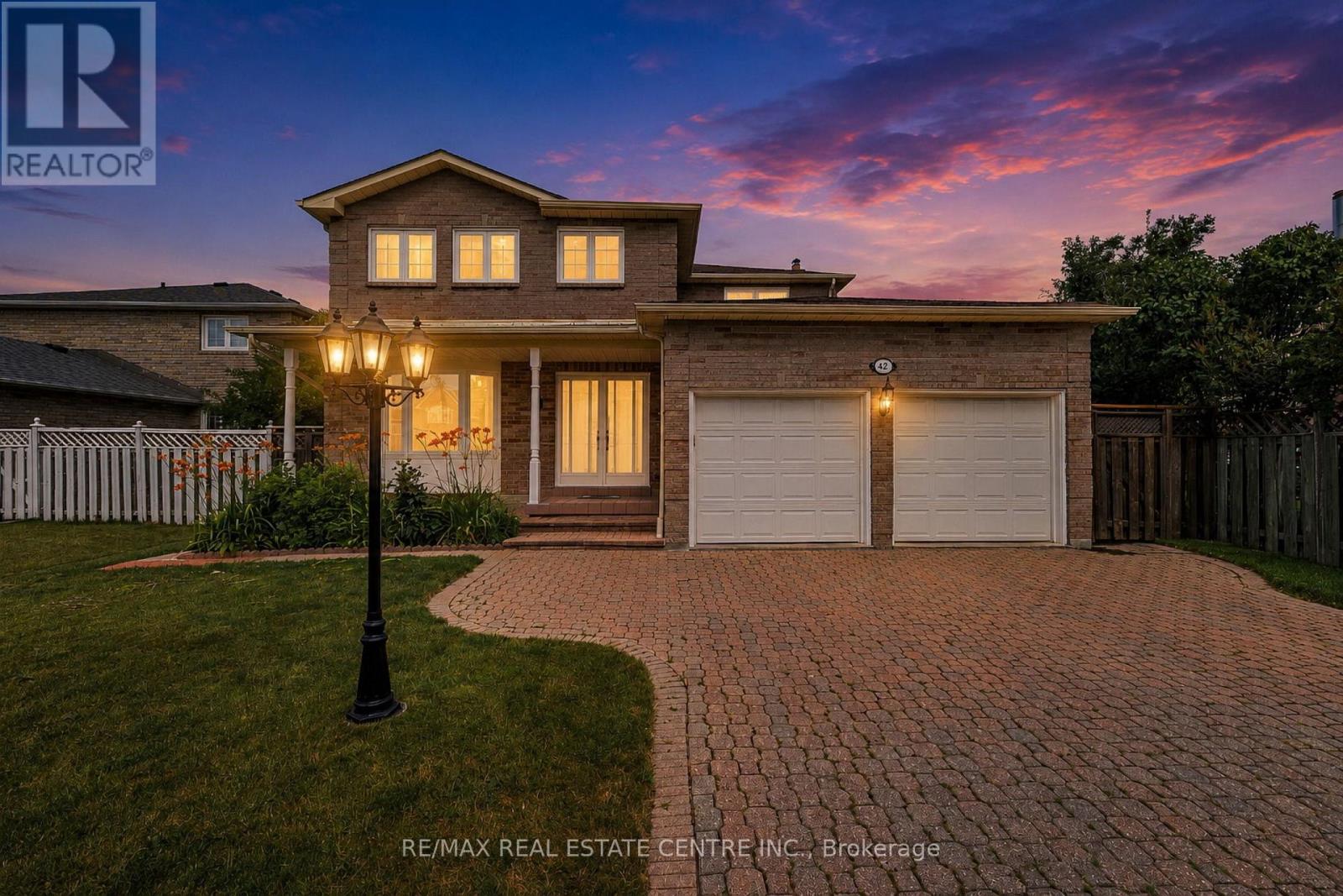 42 LAFLEUR COURT, Brampton, Ontario