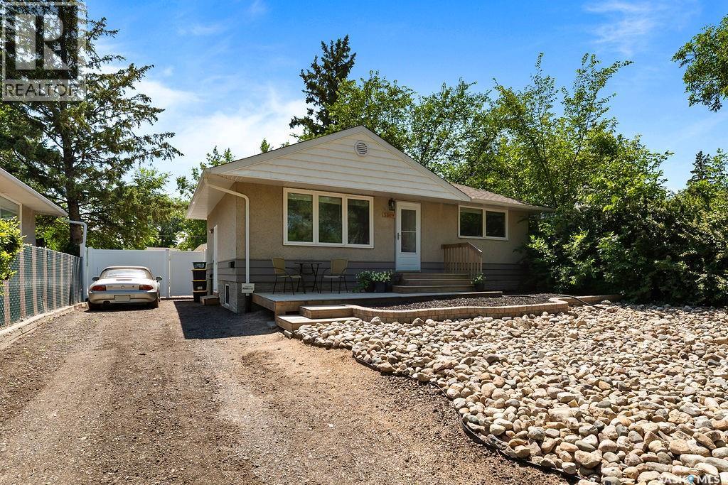 5309 1st Avenue, Regina, Saskatchewan  S4T 0A7 - Photo 2 - SK043063