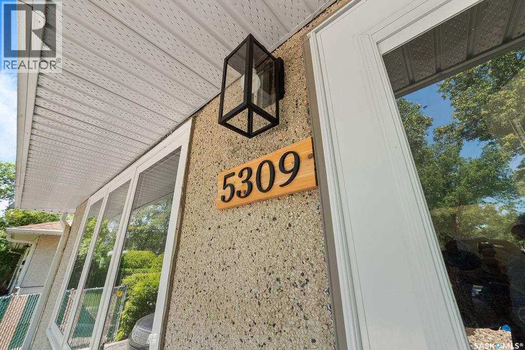 5309 1st Avenue, Regina, Saskatchewan  S4T 0A7 - Photo 4 - SK043063