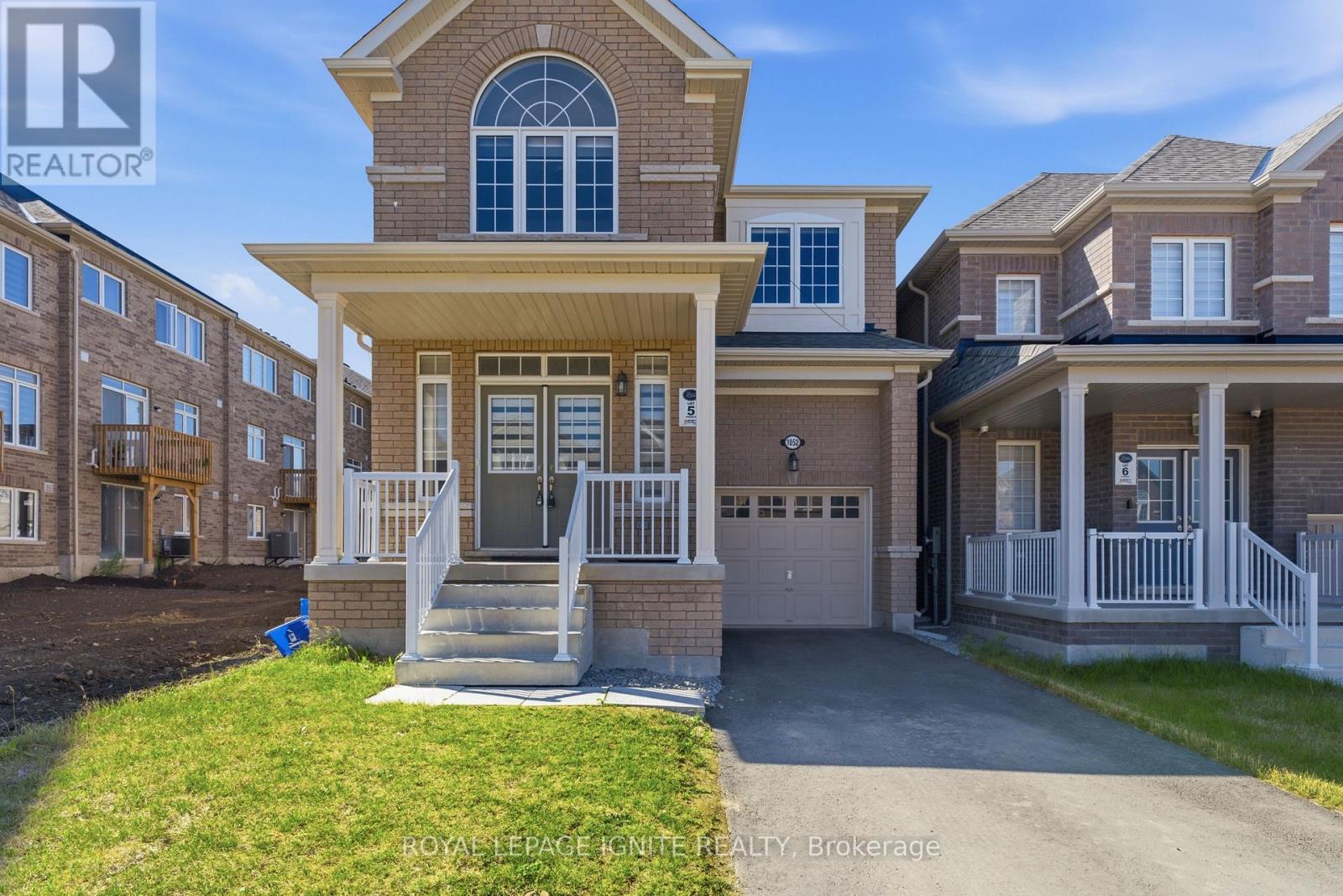 1052 Matthew Murray Crescent, Oshawa, Ontario  L1K 3G5 - Photo 2 - E13580664