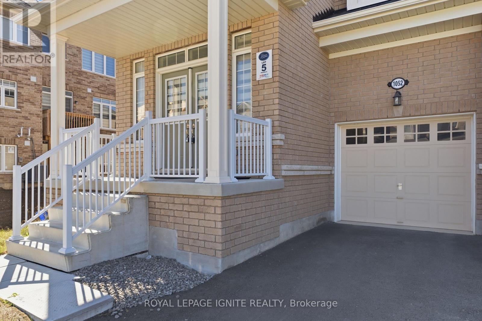 1052 Matthew Murray Crescent, Oshawa, Ontario  L1K 3G5 - Photo 4 - E13580664