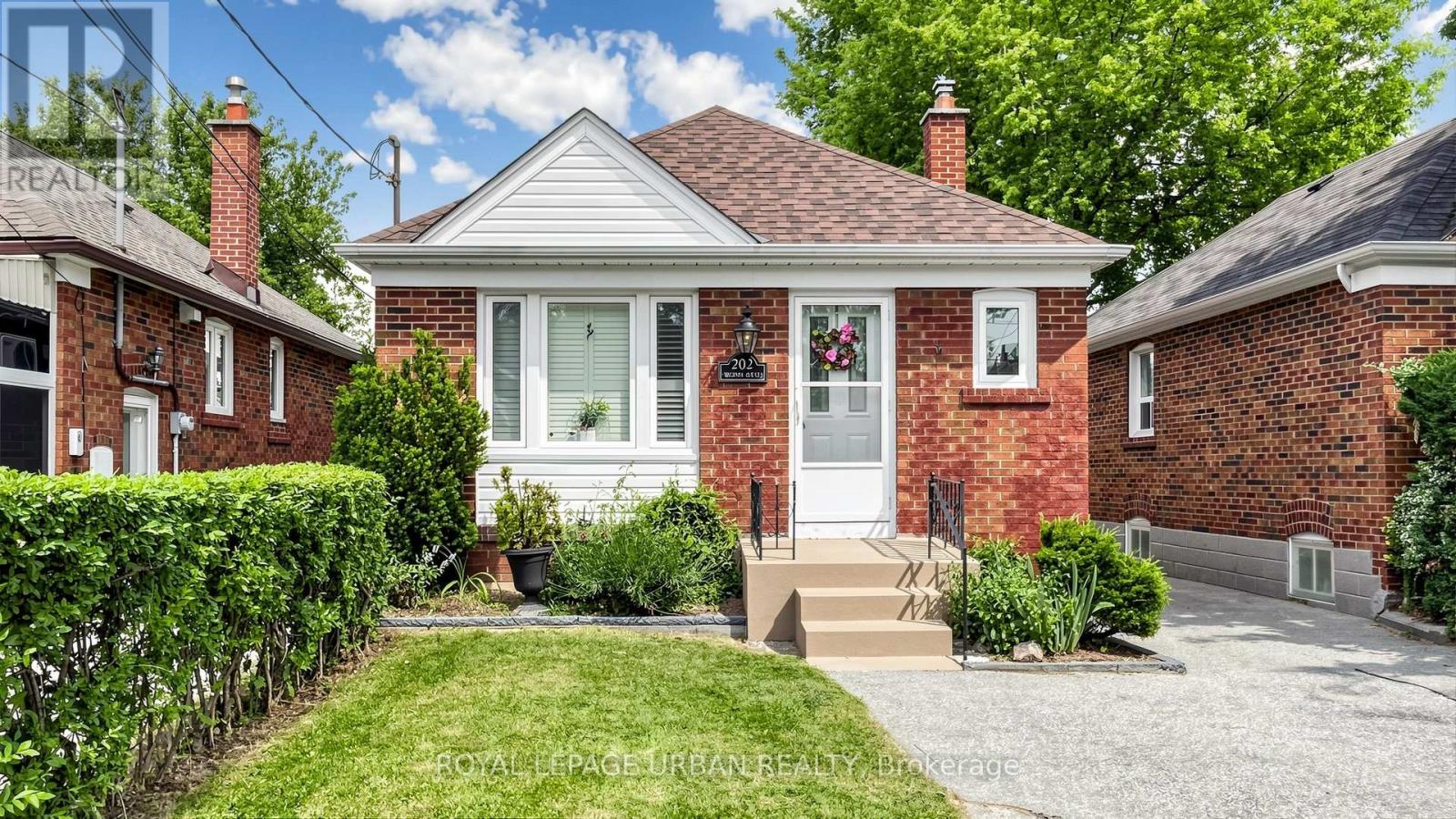 202 VIRGINIA AVENUE, Toronto (Woodbine-Lumsden)