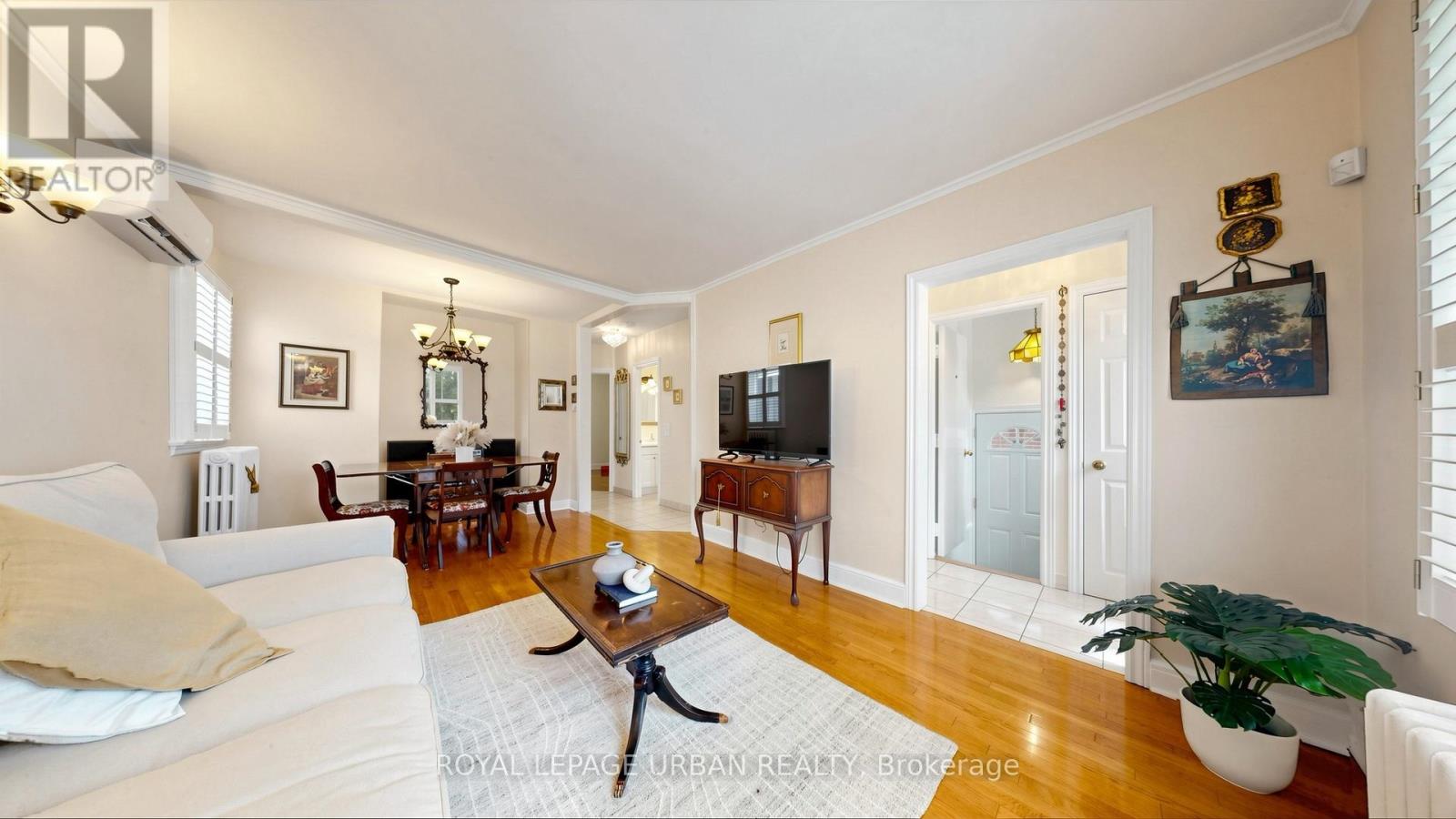 202 Virginia Avenue, Toronto, Ontario  M4C 2T7 - Photo 6 - E13582732