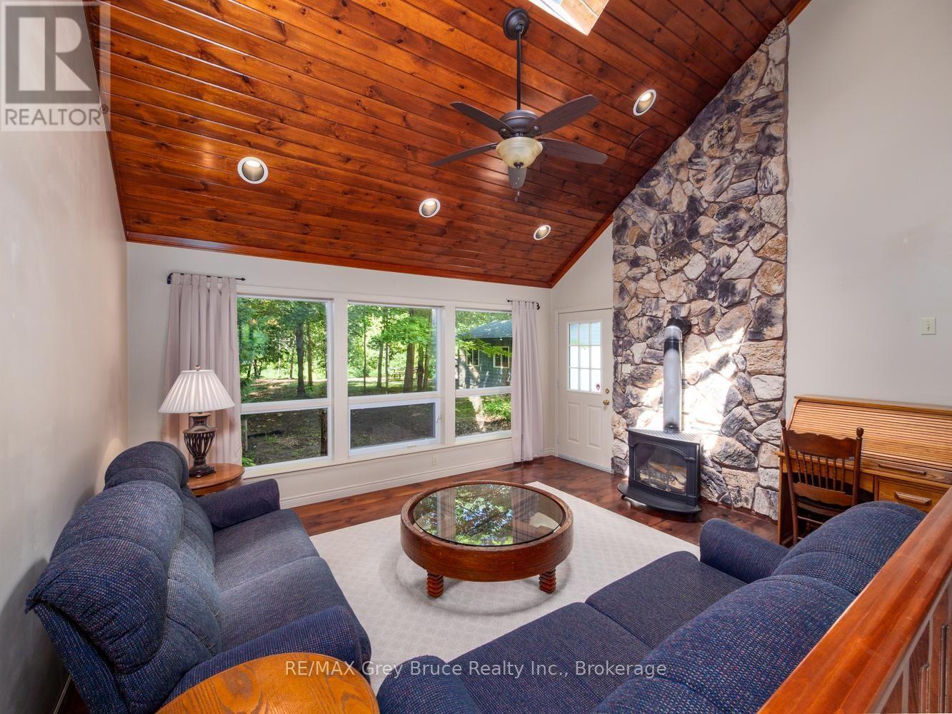 30 Riverside Place, South Bruce Peninsula, Ontario  N0H 2G0 - Photo 10 - X13582076