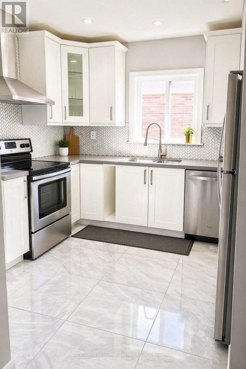 Main Floor - 126 Silverhill Drive, Toronto, Ontario M9B 3W7 - Photo 2 - W13575310