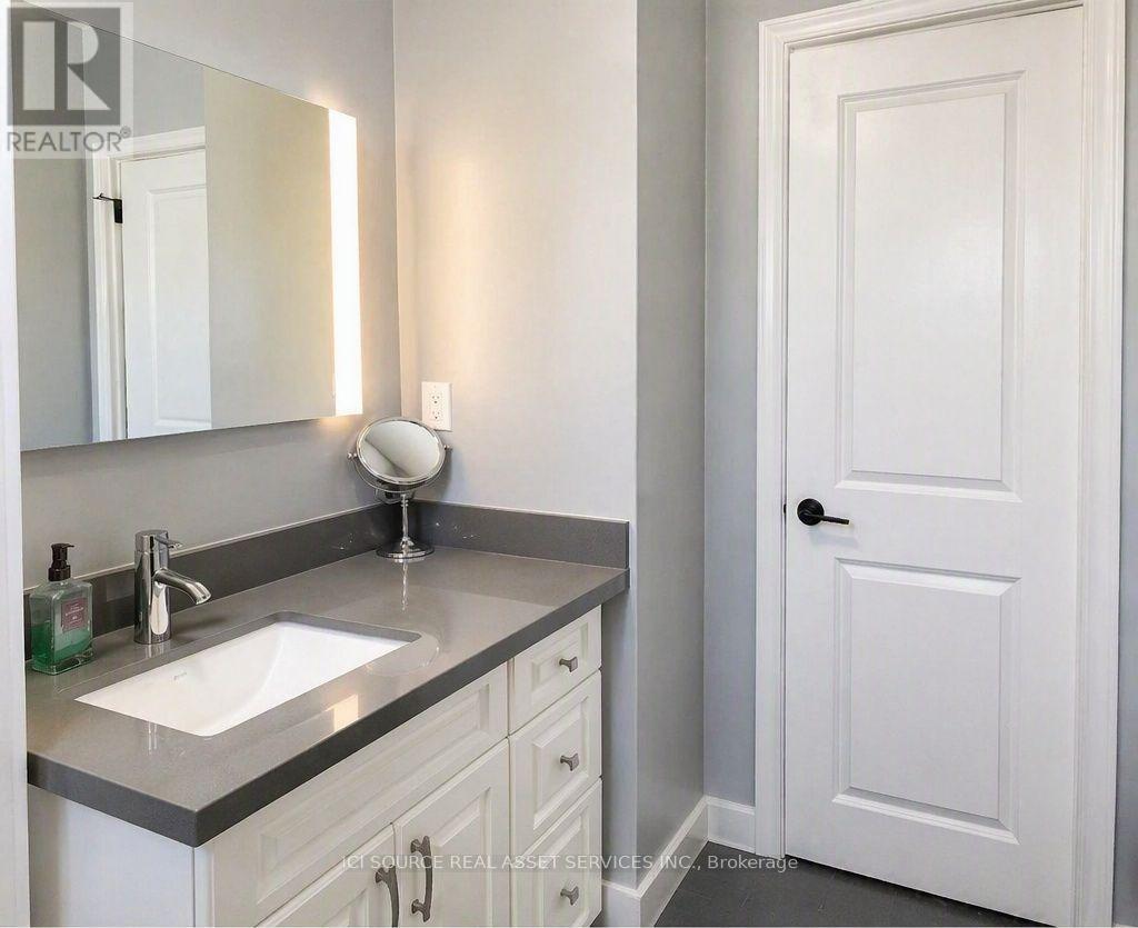 Main Floor - 126 Silverhill Drive, Toronto, Ontario M9B 3W7 - Photo 6 - W13575310