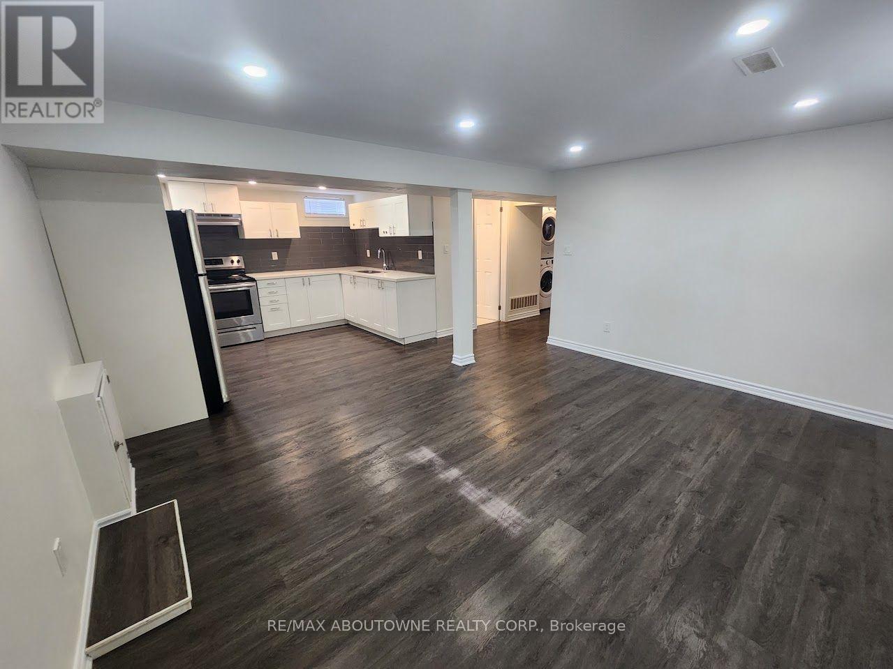 Lower - 18 Greeningdon Drive, Hamilton, Ontario  L9A 3A7 - Photo 10 - X13582788