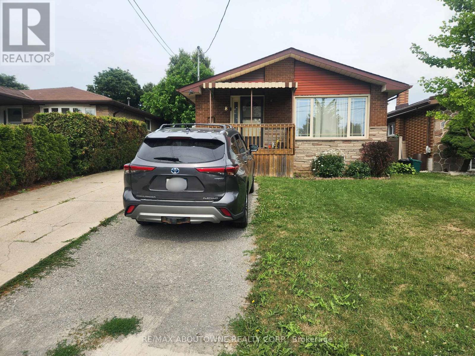 Lower - 18 Greeningdon Drive, Hamilton, Ontario  L9A 3A7 - Photo 2 - X13582788