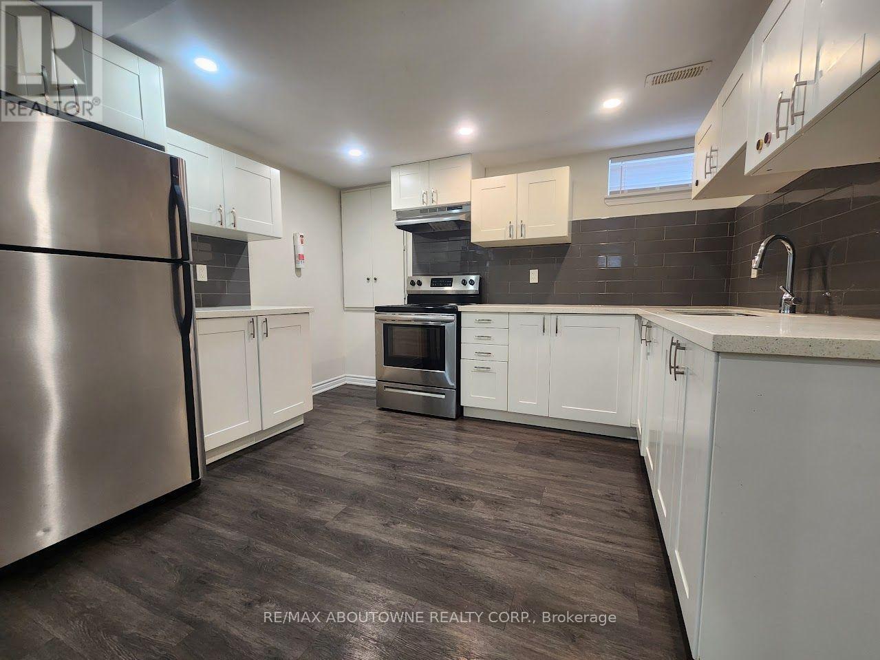 Lower - 18 Greeningdon Drive, Hamilton, Ontario  L9A 3A7 - Photo 5 - X13582788
