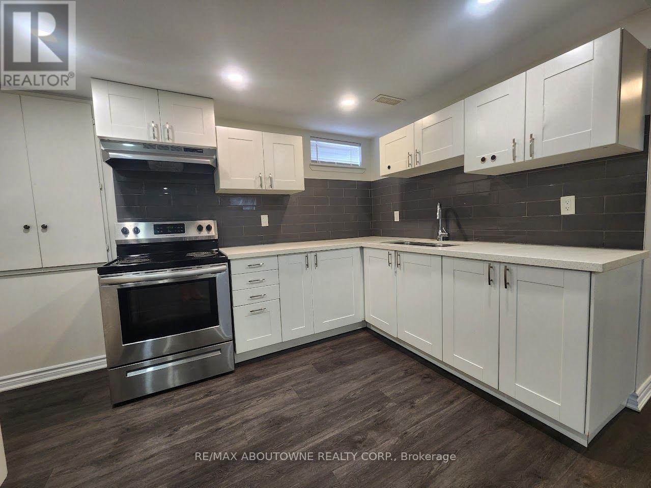 Lower - 18 Greeningdon Drive, Hamilton, Ontario  L9A 3A7 - Photo 7 - X13582788