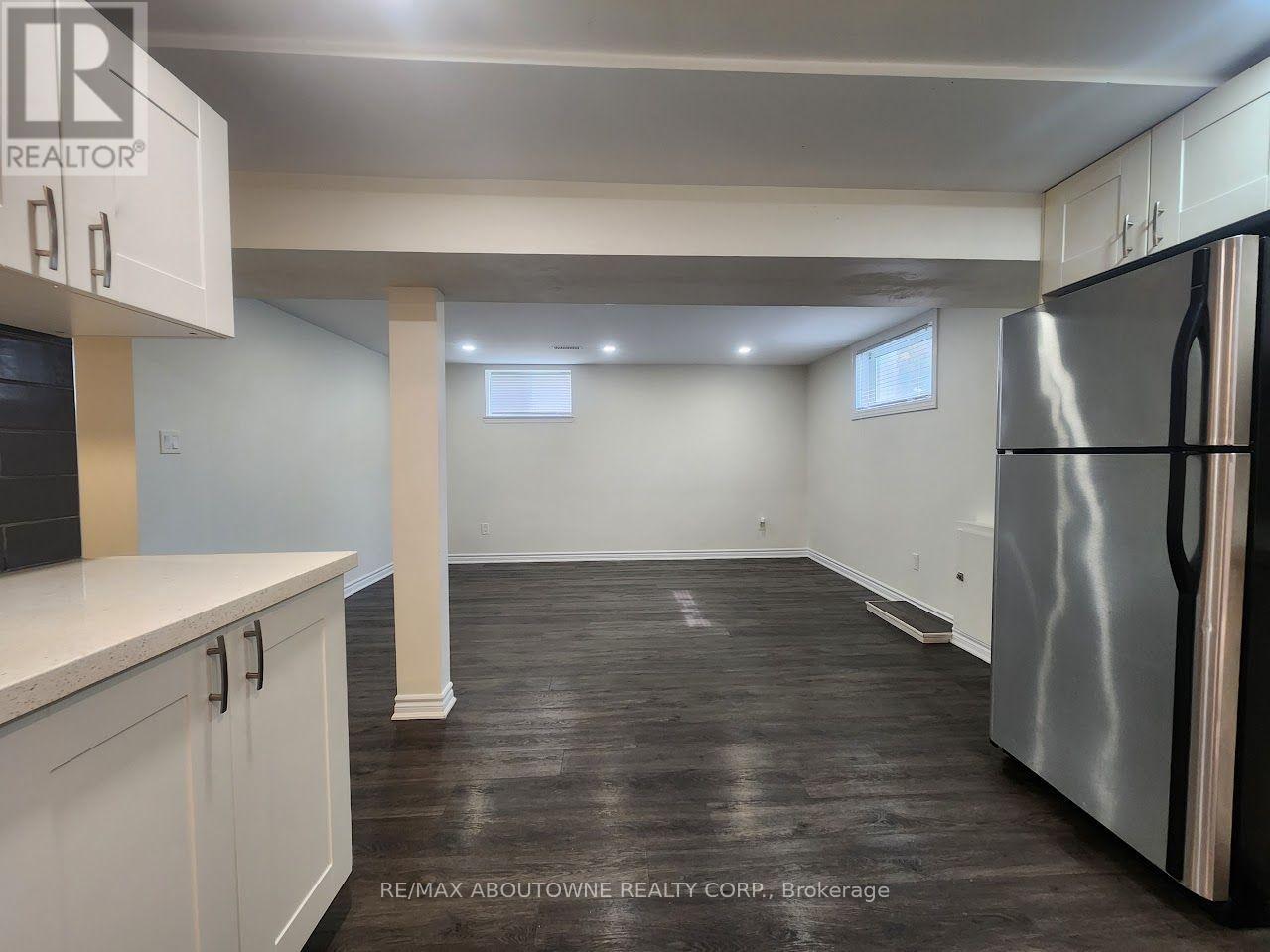 Lower - 18 Greeningdon Drive, Hamilton, Ontario  L9A 3A7 - Photo 8 - X13582788