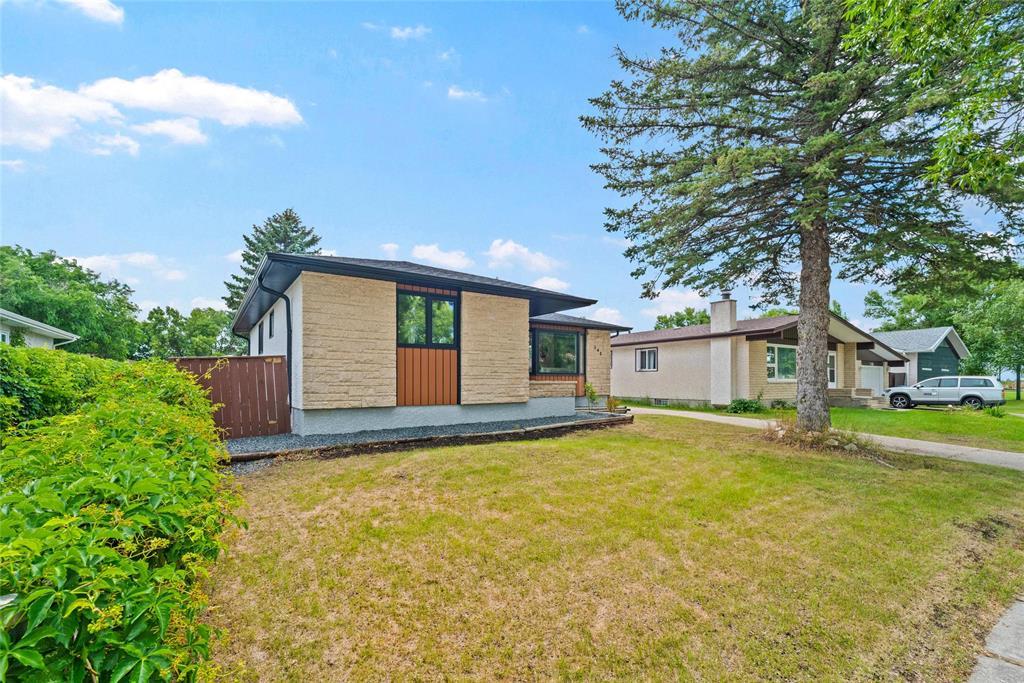 142 Hiddleston Crescent, Winnipeg, Manitoba  R2P 0S1 - Photo 3 - 202616998