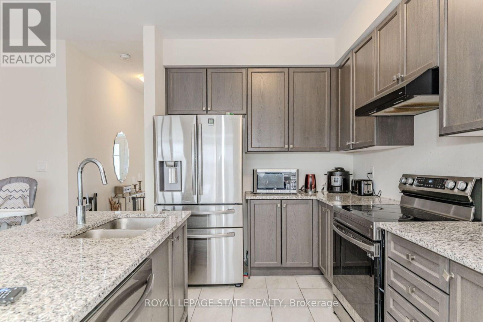 12 Toffee Trail, Hamilton, Ontario  L8J 0M2 - Photo 6 - X13579438