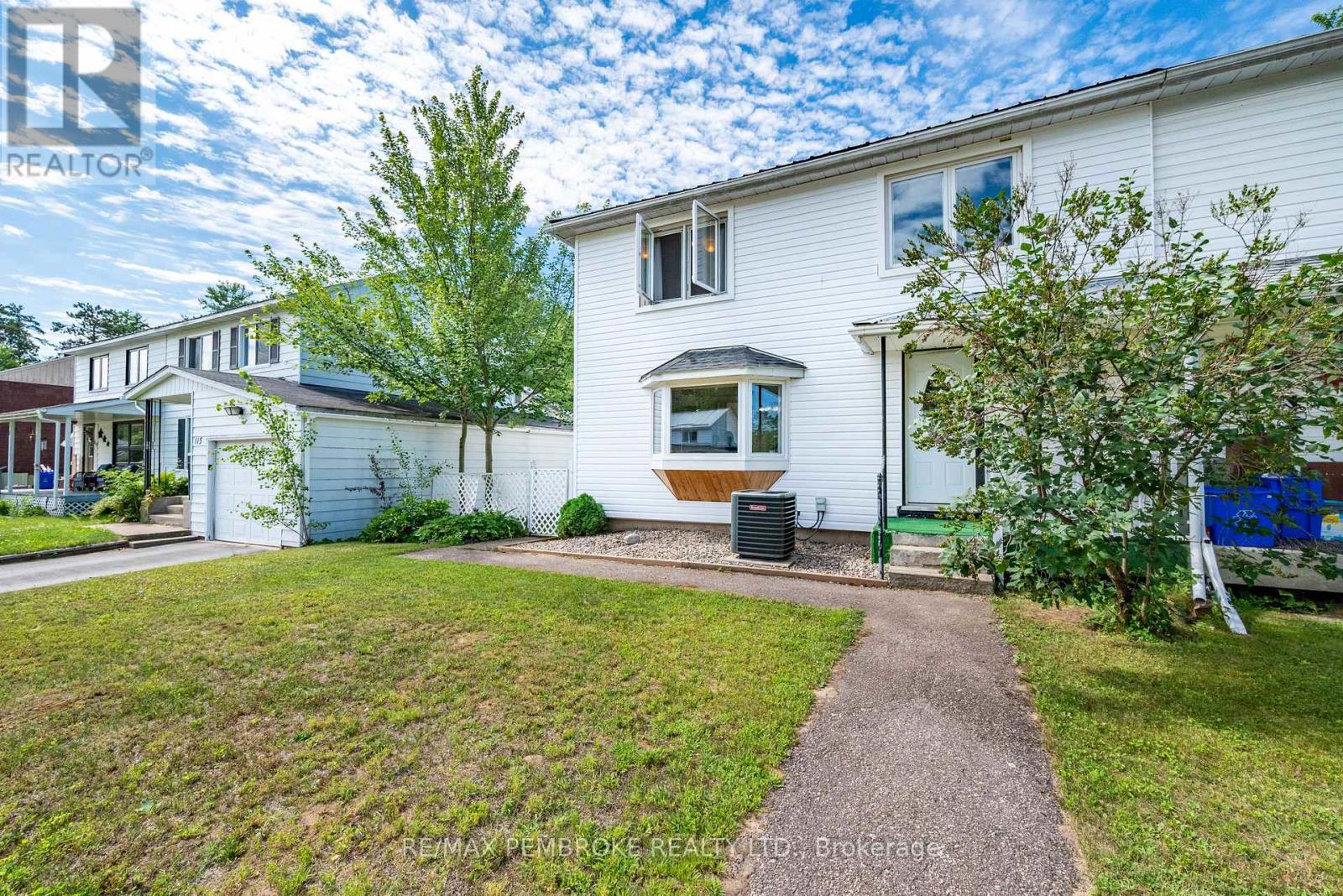 117 Algonquin Street, Deep River, Ontario