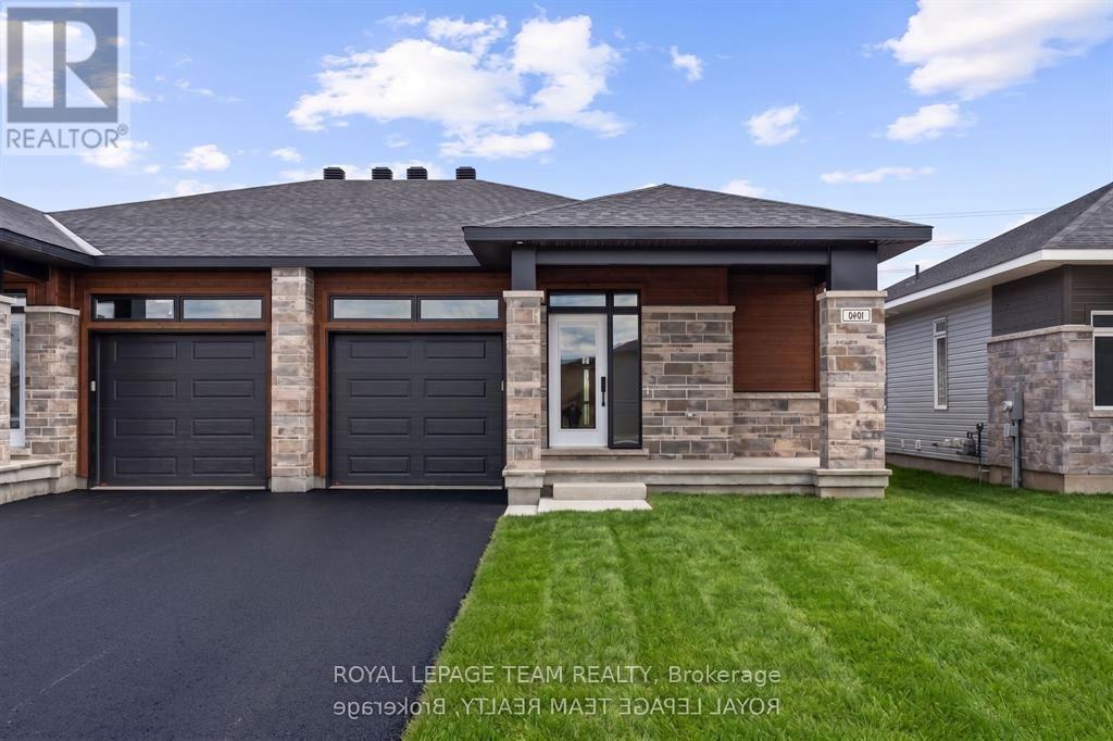 1094 MOORE STREET, Brockville