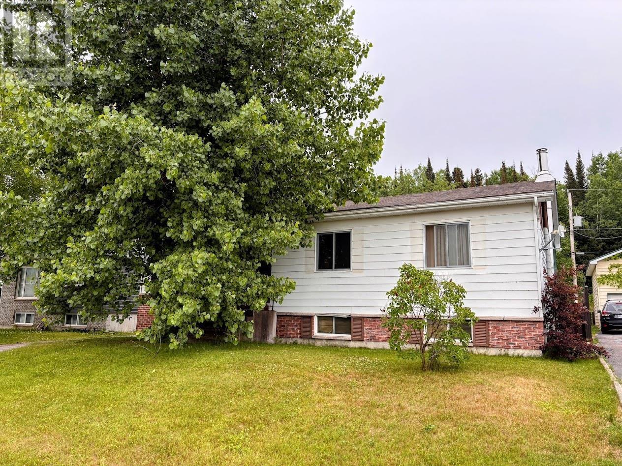 37 Matachewan Rd, Manitouwadge, Ontario  P0T 2C0 - Photo 22 - TB2602006