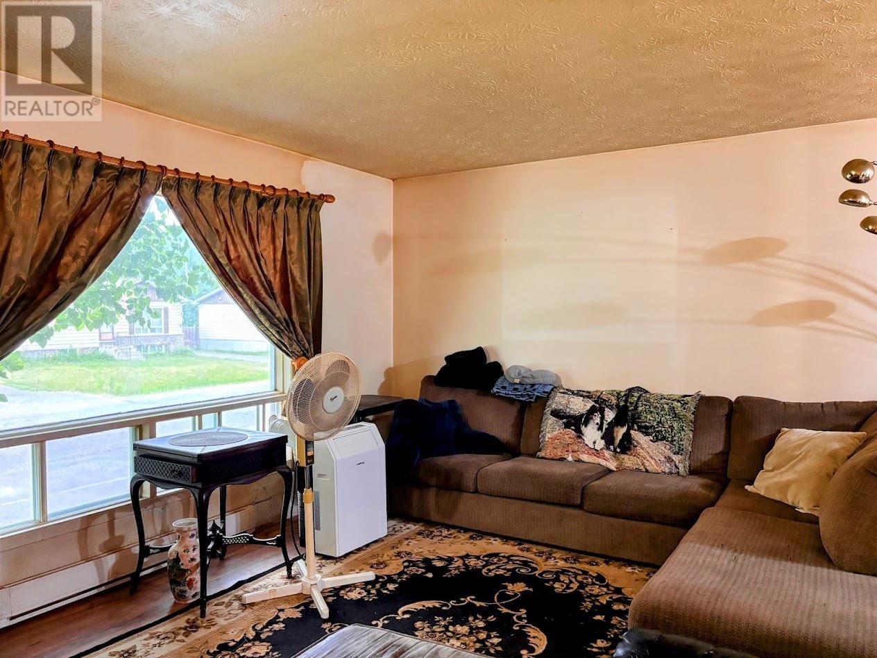 37 Matachewan Rd, Manitouwadge, Ontario  P0T 2C0 - Photo 6 - TB2602006