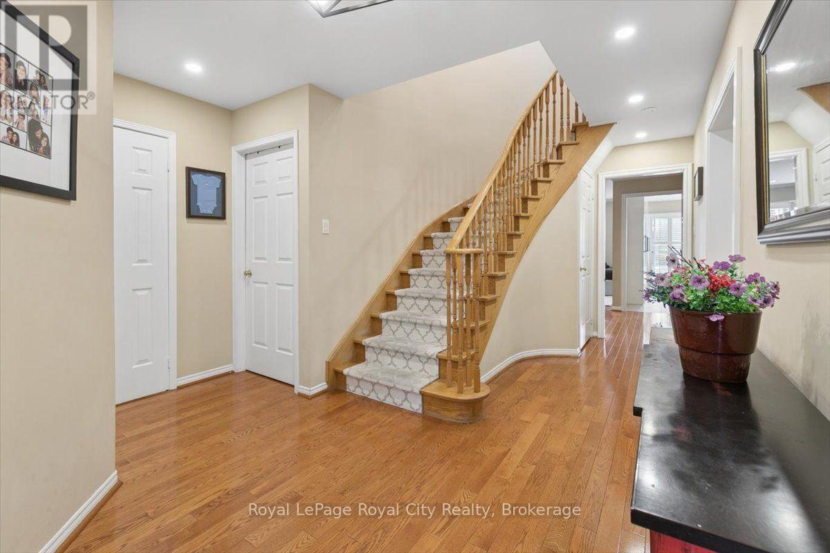 69 Summerdale Drive, Markham, Ontario  L3T 6W6 - Photo 7 - N13583068