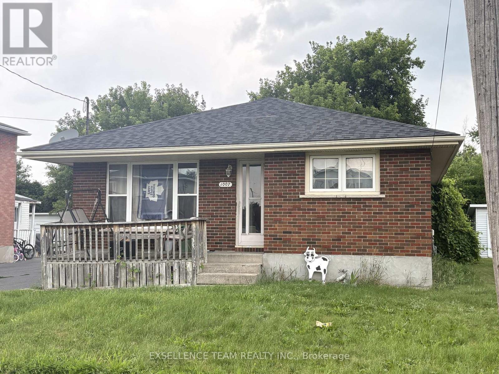 1007 GRAND AVENUE, Cornwall